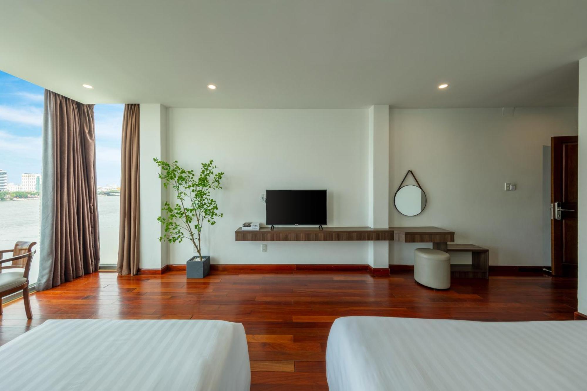 Hoang Linh Riverside Hotel Danang Ngoại thất bức ảnh